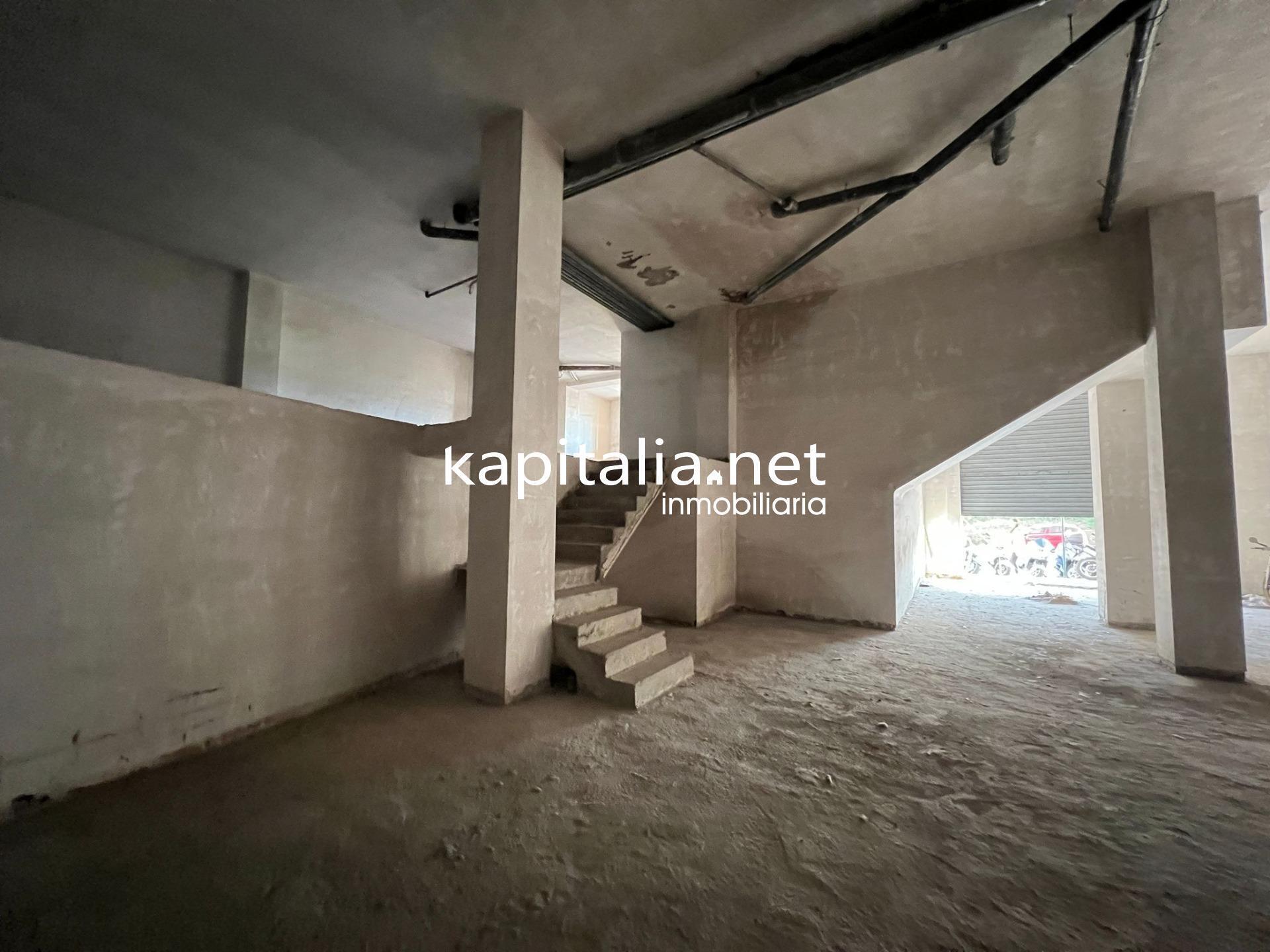 Local commercial dans Ontinyent, Valencia à vendre Photo de l’immeuble– Image 1 sur 8