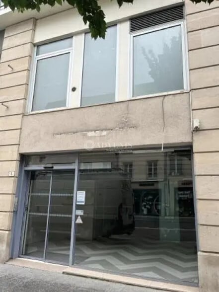 Local commercial dans Nancy à louer - Photo de l’immeuble – Image 1 sur 10