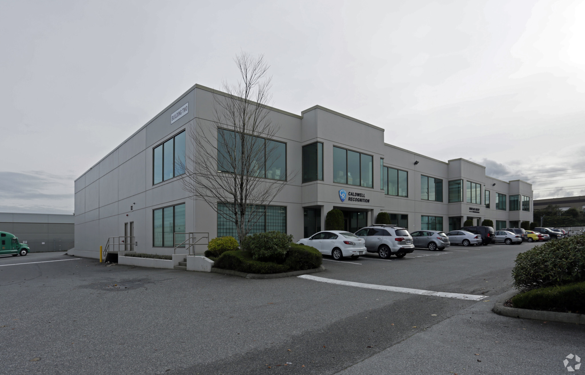 19272 96th Ave, Surrey, BC à louer Photo principale– Image 1 sur 6