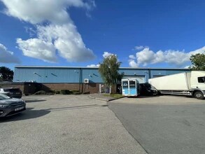 Shadowmoss Rd, Manchester à louer Photo de l’immeuble– Image 1 sur 5