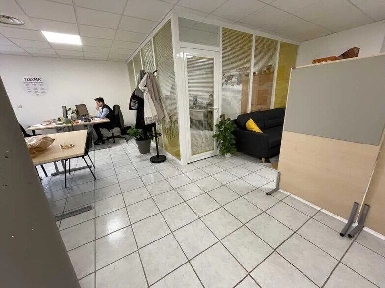 Bureau dans Basse-Goulaine à louer - Photo de l’immeuble – Image 3 sur 6