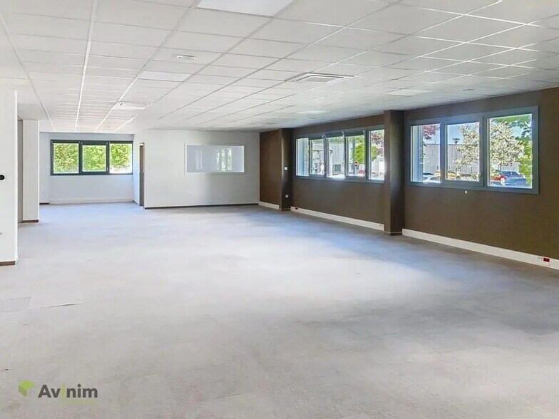 Bureau dans Épinal à louer - Photo de l’immeuble – Image 3 sur 13