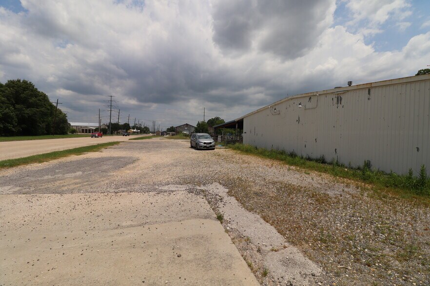 3999 S 11th St, Beaumont, TX à vendre - Photo de l’immeuble – Image 2 sur 4