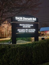 11426 Dorsett Rd, Maryland Heights, MO à louer Photo de l’immeuble– Image 2 sur 3