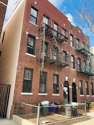 Plus de détails pour 4730 48th St, Woodside, NY - Logement à vendre