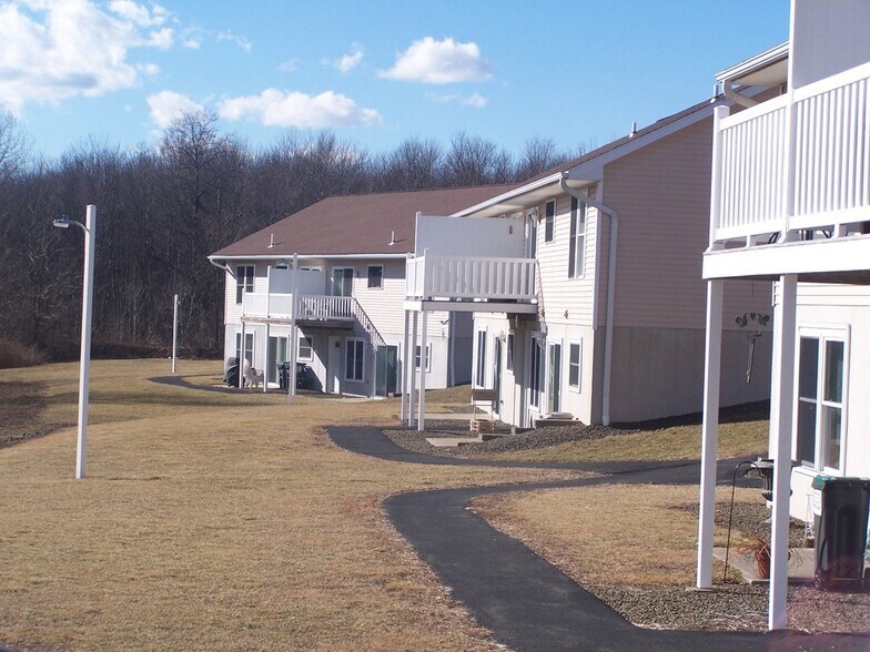 251 Stanet Rd, Moscow, PA à vendre - Photo de l’immeuble – Image 3 sur 5