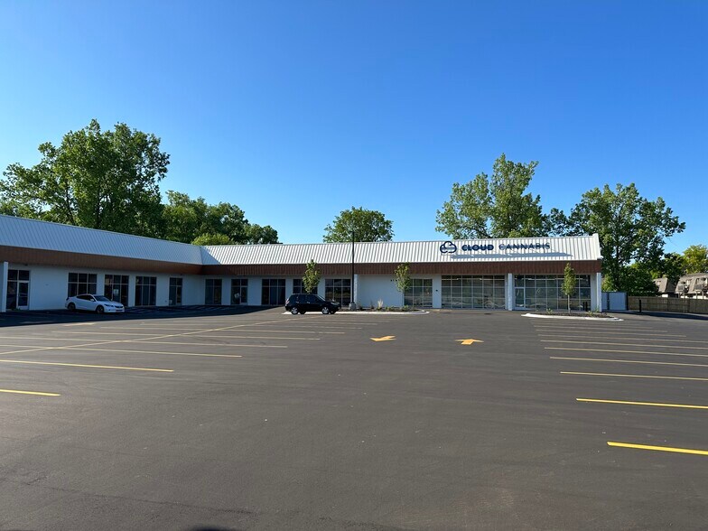 928 28th St SE, Grand Rapids, MI à louer - Photo de l’immeuble – Image 1 sur 8