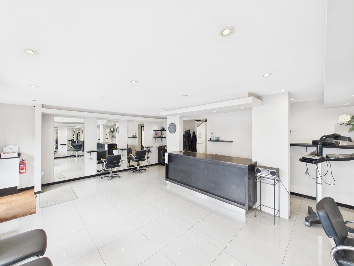 77 Dalblair Rd, Ayr, SAY KA7 1UQ - Lot No. 77 - - Photo intérieure - Image 2 of 4