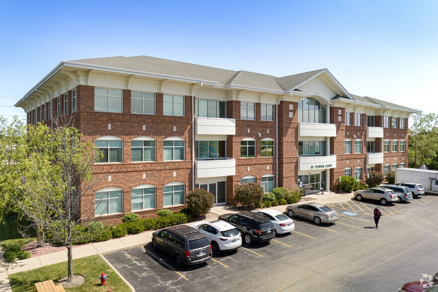 3 S Greenleaf Ave, Gurnee, IL à louer - Photo de l’immeuble – Image 3 sur 33