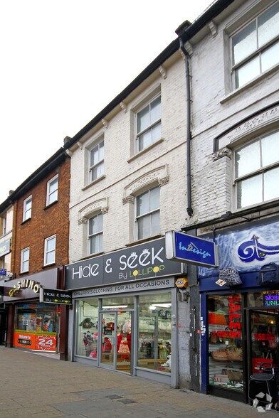 93 High Rd, Londres à louer - Photo de l’immeuble – Image 2 sur 3