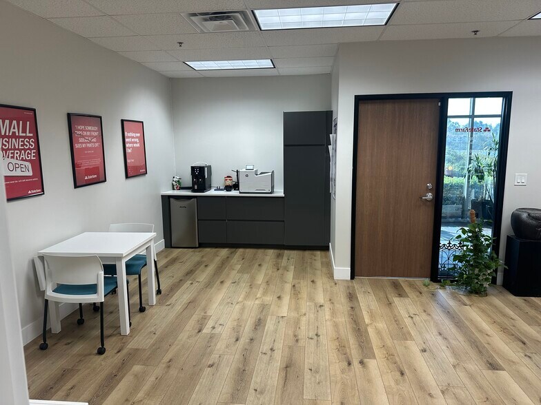 26233 Enterprise Ct, Lake Forest, CA à louer - Photo de l’immeuble – Image 2 sur 11