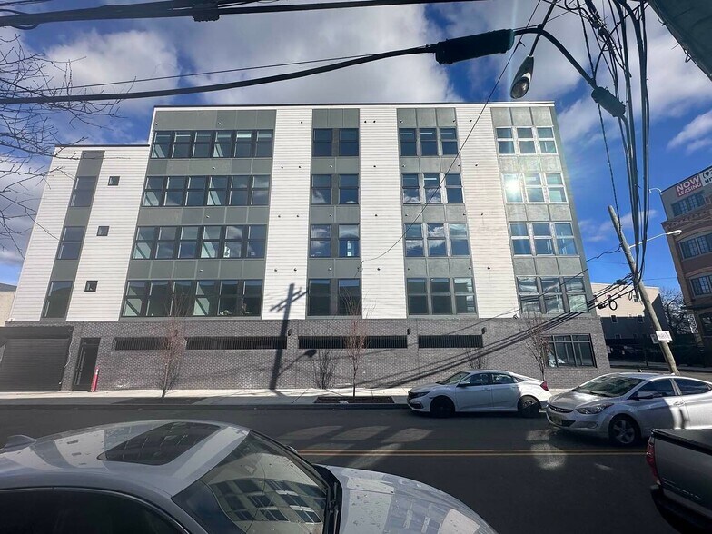 166-170 Emmet St, Newark, NJ à vendre - Photo principale – Image 1 sur 11
