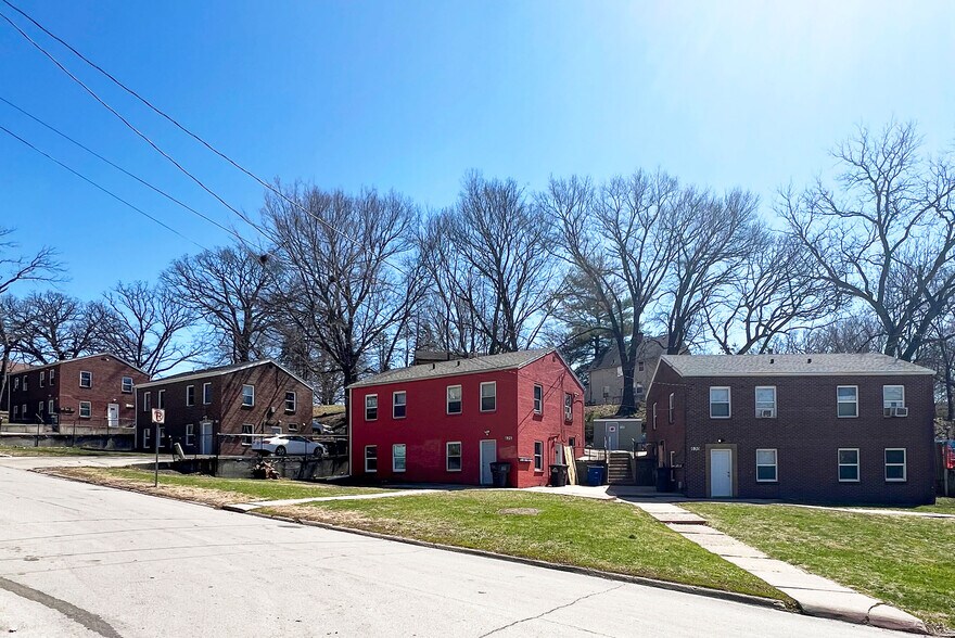 Bancroft St and Hillside Ave portefeuille de 4 biens à vendre sur LoopNet.fr - Photo de l’immeuble – Image 3 sur 17