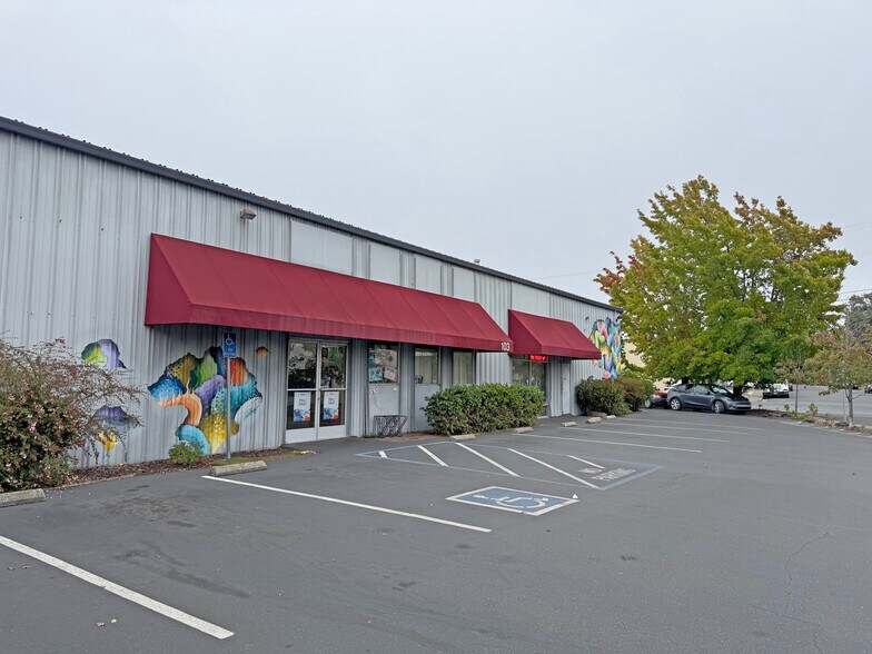 103 Maxwell Ct, Santa Rosa, CA à vendre - Photo de l’immeuble – Image 2 sur 11