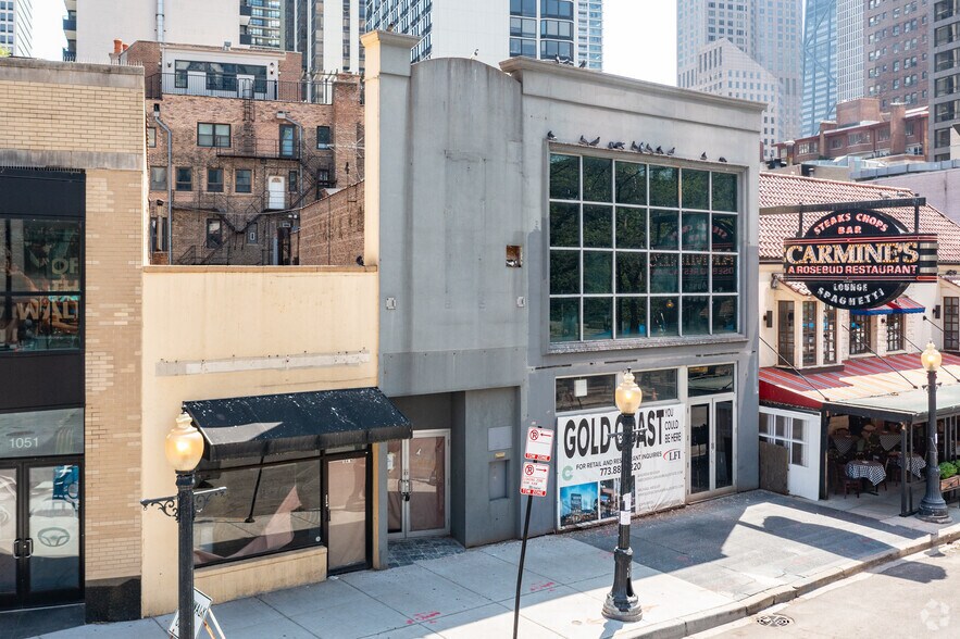 1045-1049 N. Rush, Chicago, IL à louer - Photo de l’immeuble – Image 1 sur 9