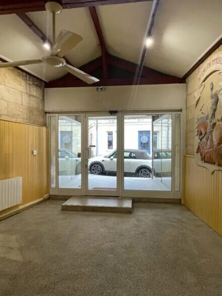 Local commercial dans Saint-Émilion à vendre - Photo de l’immeuble – Image 2 sur 6