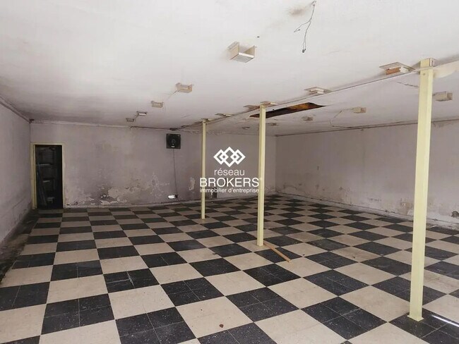 Plus de détails pour Local commercial à louer