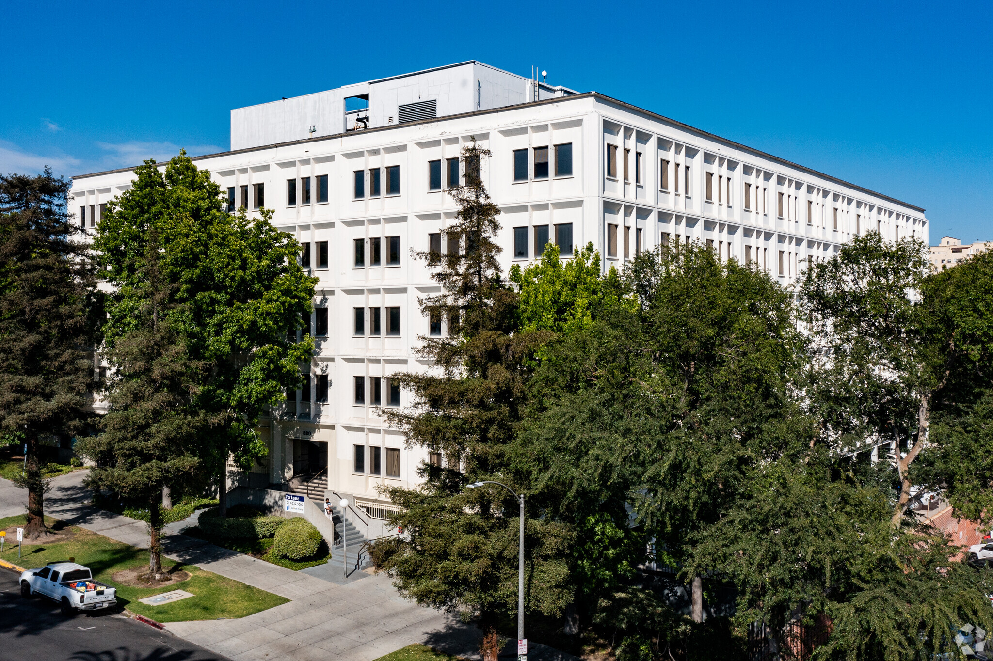 520 S La Fayette Park Pl, Los Angeles, CA à louer Photo de l’immeuble– Image 1 sur 8