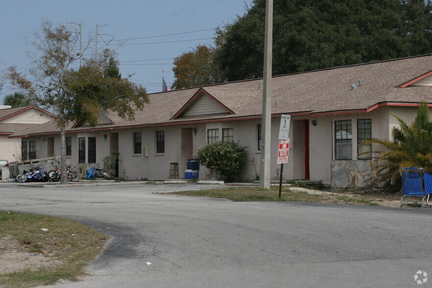 501 Saint Michaels Way, Tarpon Springs, FL à vendre - Photo principale – Image 1 sur 2