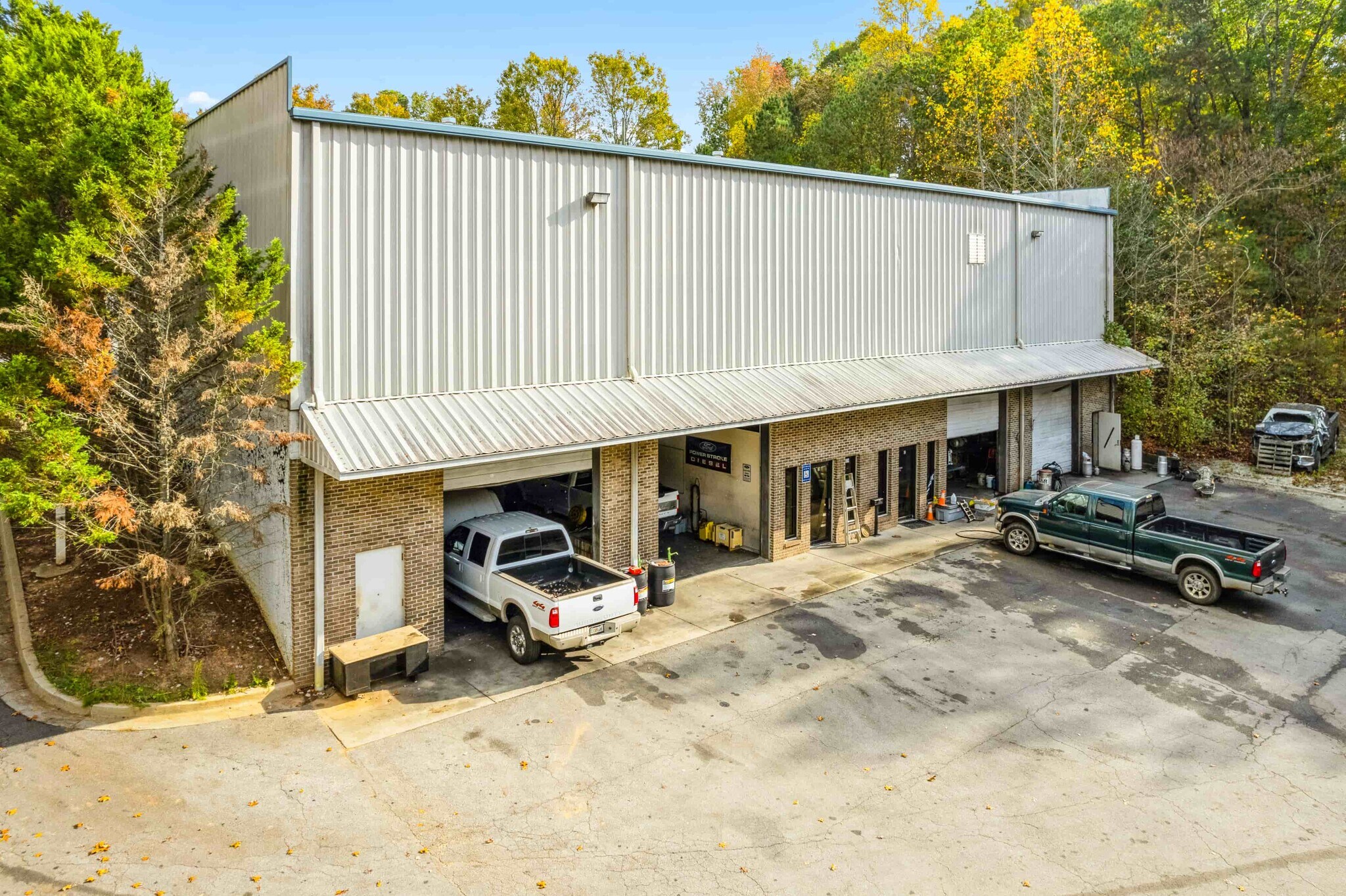 1046 Parkway Ct, Buford, GA à louer Photo principale– Image 1 sur 11