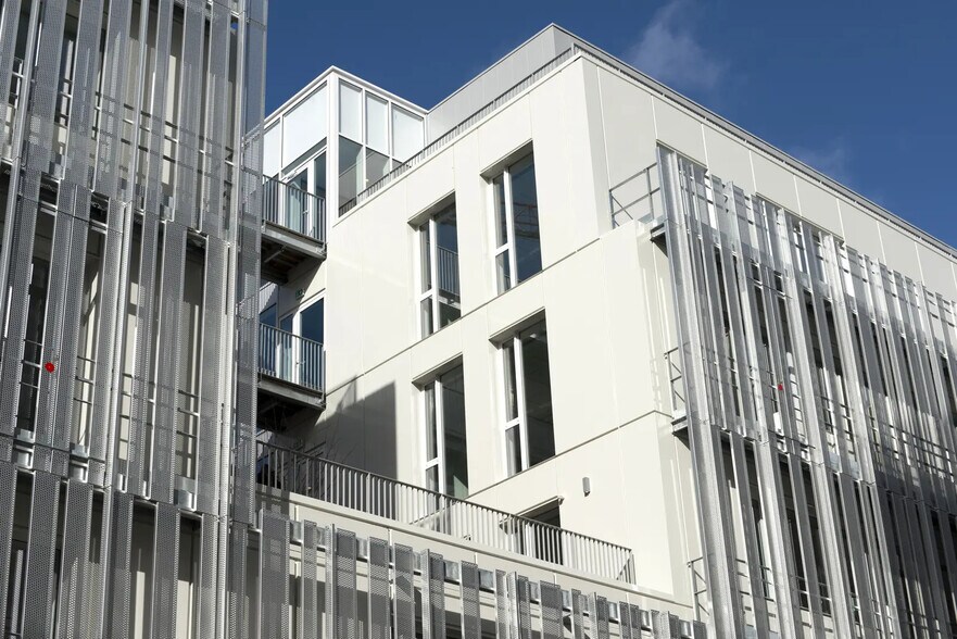 130 Rue De Lourmel, Paris à louer - Photo de l’immeuble – Image 2 sur 4