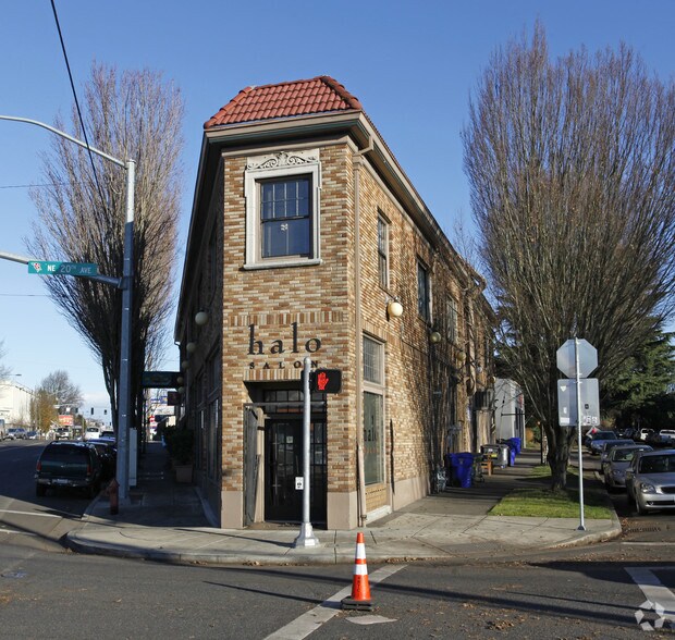 2000-2018 NE Sandy Blvd, Portland, OR à louer - Photo de l’immeuble – Image 3 sur 21
