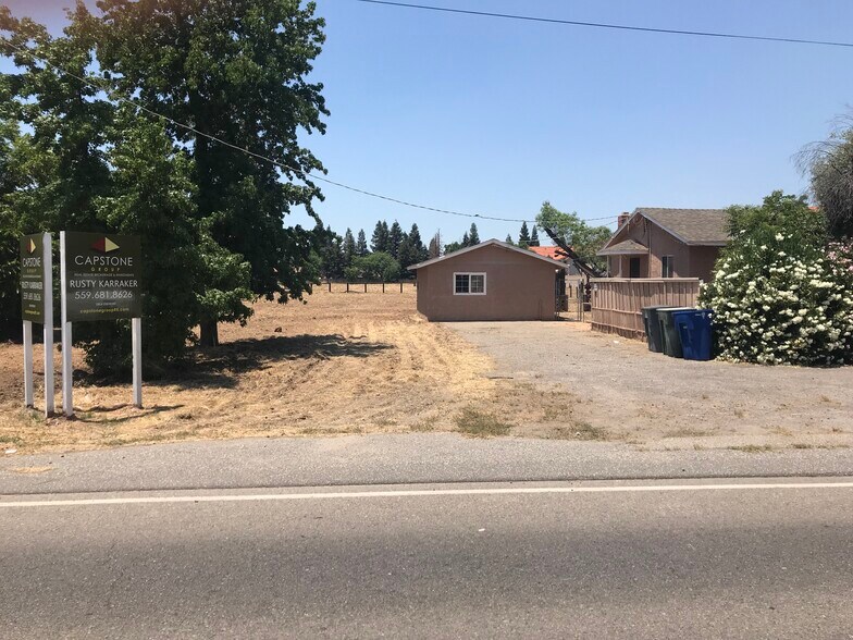 8715 N Chestnut Ave, Fresno, CA à vendre - Photo de l’immeuble – Image 2 sur 9