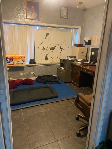 1220 College St, Clarksville, TN à vendre - Photo intérieure – Image 3 sur 7