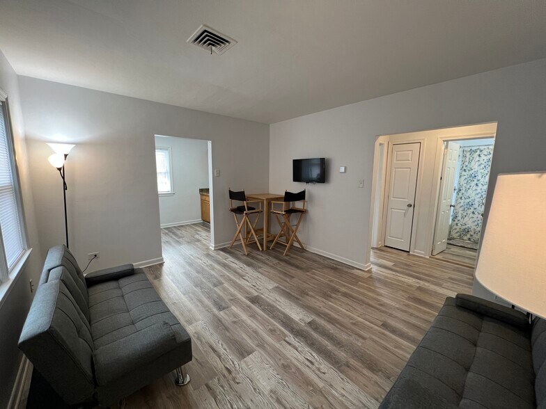 301 7th St SW, Charlottesville, VA à vendre - Photo de l’immeuble – Image 3 sur 9