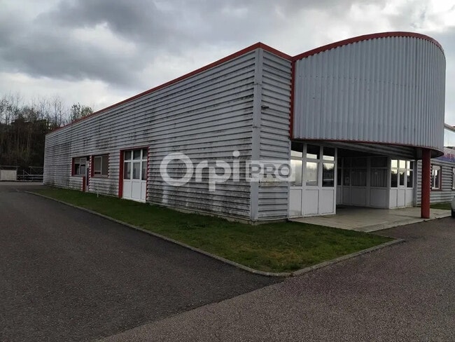 Plus de détails pour Local d'activités à louer