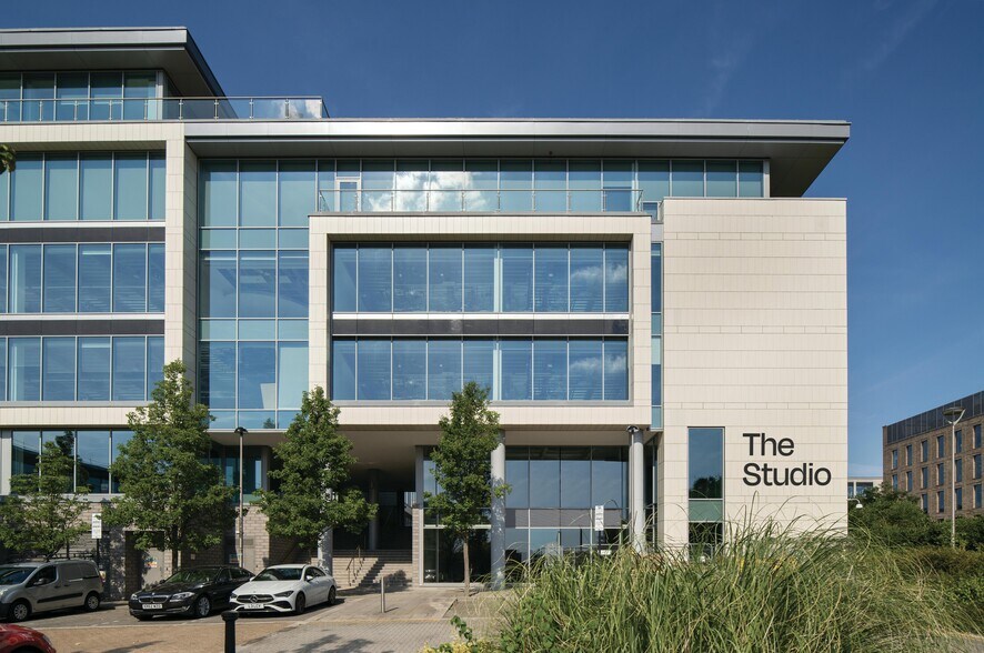 1 Midsummer Blvd, Milton Keynes à louer - Photo de l’immeuble – Image 2 sur 23