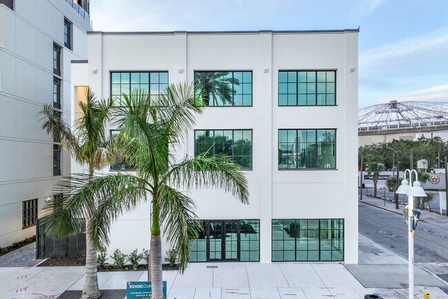 Plus de détails pour 1246 Central Ave, Saint Petersburg, FL - Bureau à louer