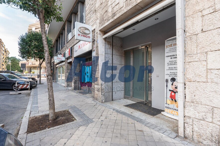 Immeuble residentiel dans Madrid, Madrid à vendre - Photo de l’immeuble – Image 2 sur 15