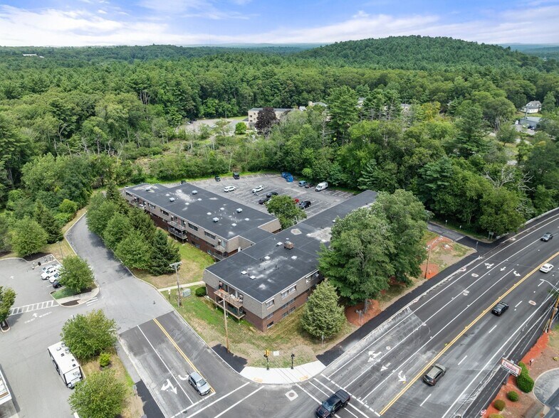 596 Boston Post Rd E, Marlborough, MA à vendre - Photo de l’immeuble – Image 3 sur 24