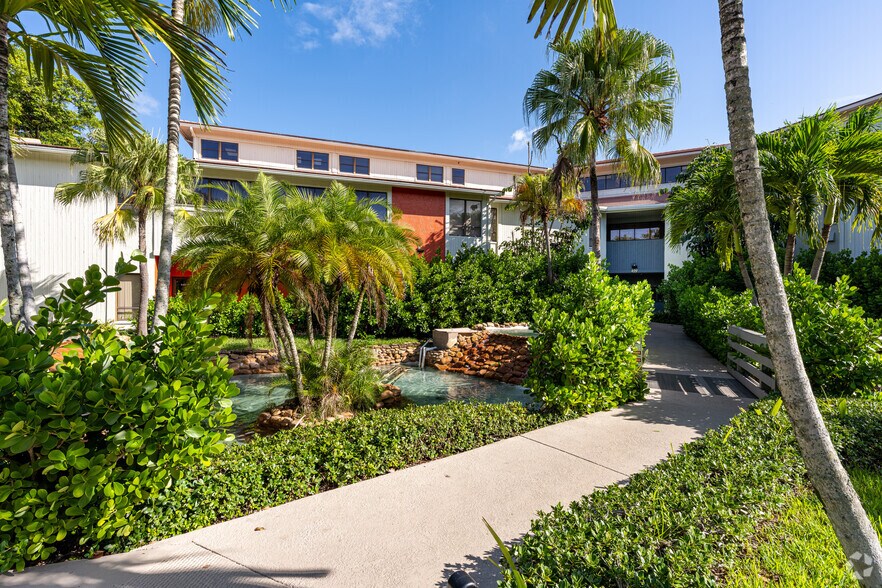 499 NW 70th Ave, Plantation, FL à louer - Photo de l’immeuble – Image 3 sur 12