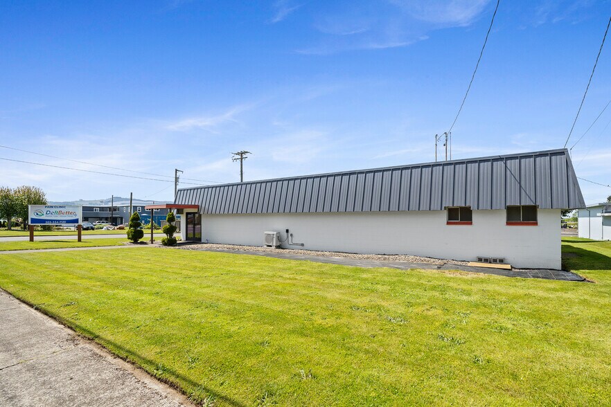 9330 4th St, Bay City, OR à vendre - Photo de l’immeuble – Image 2 sur 21