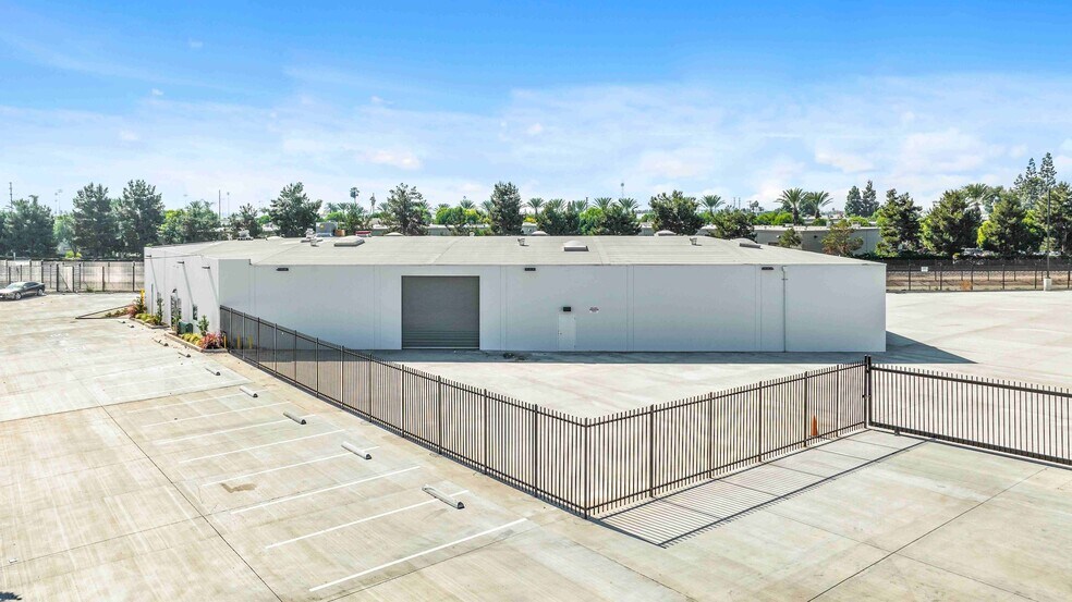 922-926 S Lyon St, Santa Ana, CA à louer - Photo de l’immeuble – Image 3 sur 12