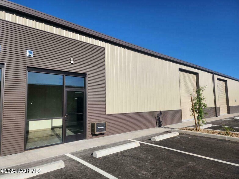 9144 Florentine Rd, Prescott Valley, AZ à louer - Photo de l’immeuble – Image 2 sur 3