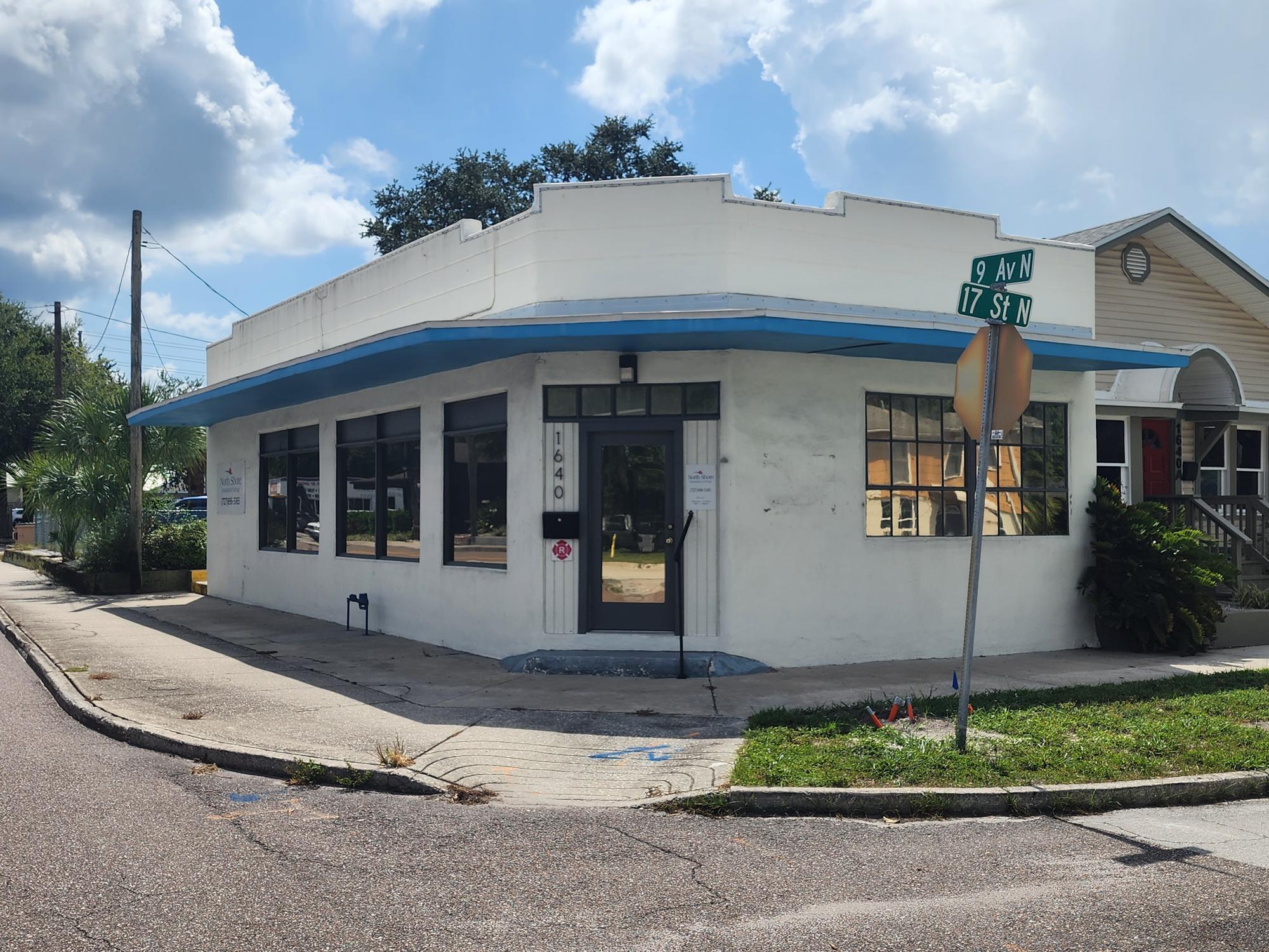 1640 9th Ave N, Saint Petersburg, FL à louer Photo de l’immeuble– Image 1 sur 24