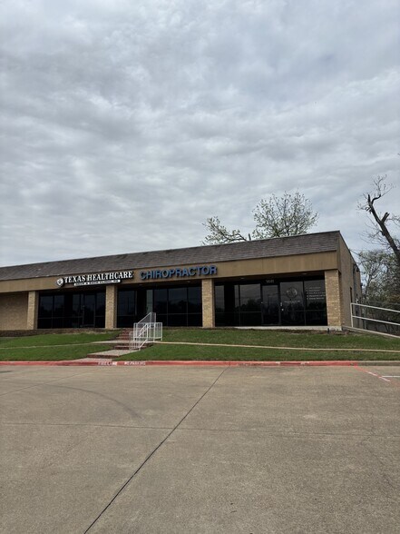 1449 Forest Ln, Garland, TX à vendre - Photo de l’immeuble – Image 1 sur 11