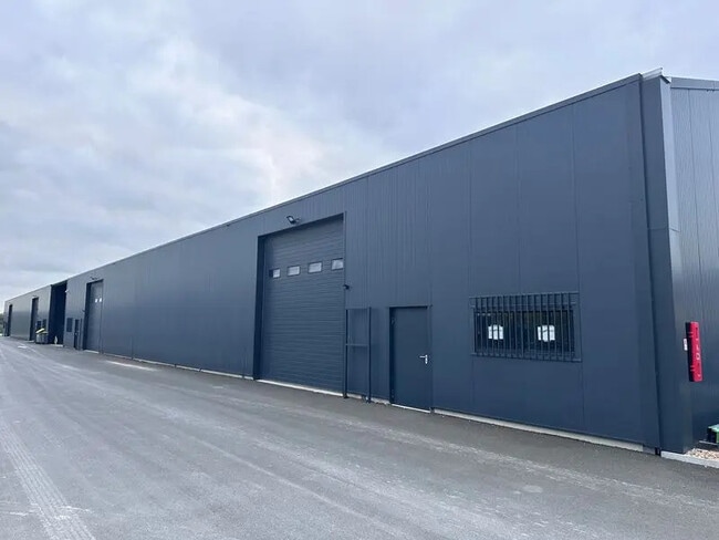 Plus de détails pour Route Nationale 20, Cercottes - Bureau, Local d'activités à louer