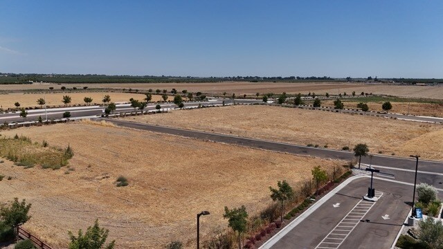 8570 W Caldwell Ave, Visalia, CA à vendre Photo principale– Image 1 sur 11