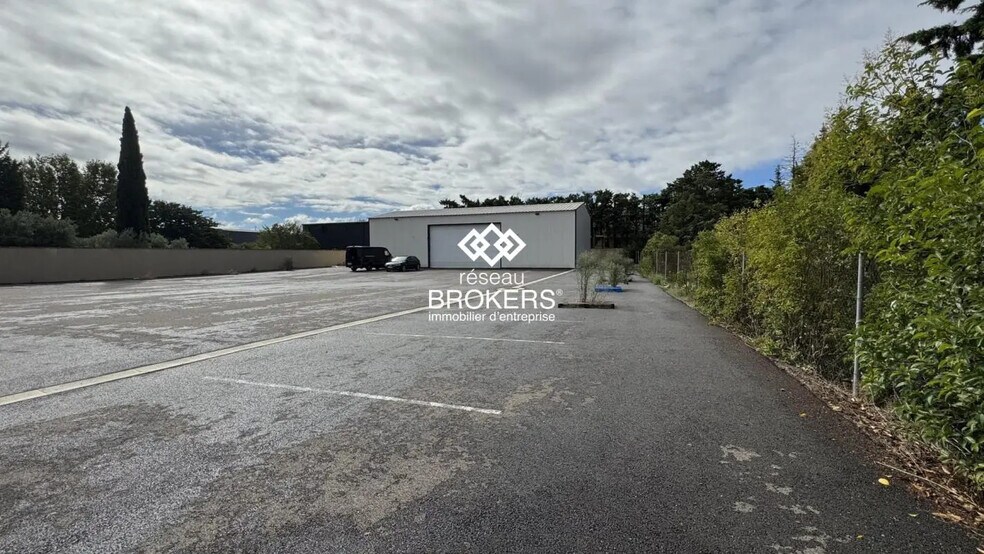 Industriel/Logistique dans Châteaurenard à vendre - Photo de l’immeuble – Image 3 sur 4