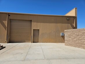 2921 Friendly Pl, Bullhead City, AZ à louer Photo de l’immeuble– Image 1 sur 33