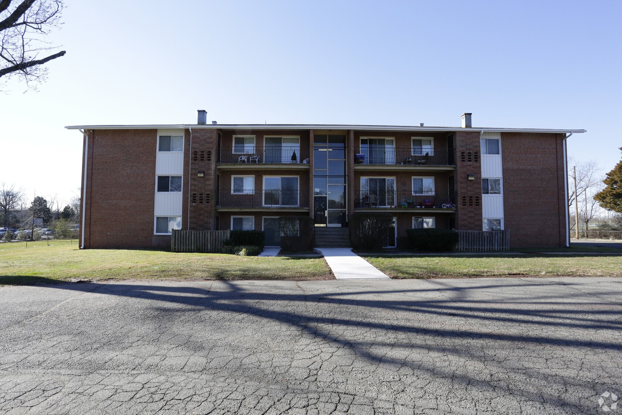 9512 Fairview Ave, Manassas, VA à vendre Photo principale– Image 1 sur 7