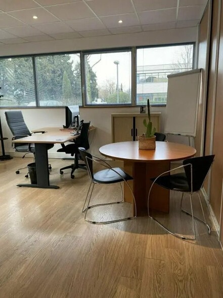 Bureau dans MONTFAVET à vendre - Photo de l’immeuble – Image 3 sur 6