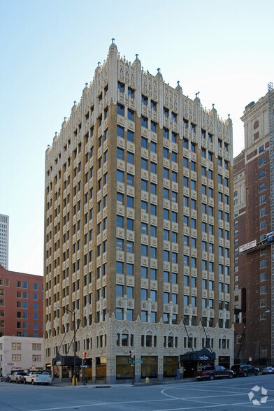 403 S Cheyenne Ave, Tulsa, OK à louer - Photo de l’immeuble – Image 2 sur 19