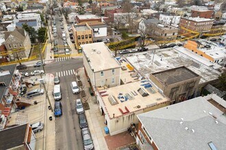 124-15 18th Ave, Flushing, NY - Vue aérienne  vue de carte - Image1