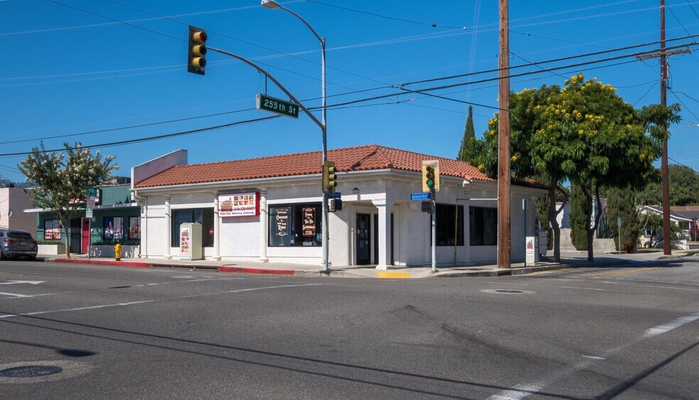 25501 Narbonne Ave, Lomita, CA à vendre - Photo de l’immeuble – Image 3 sur 28