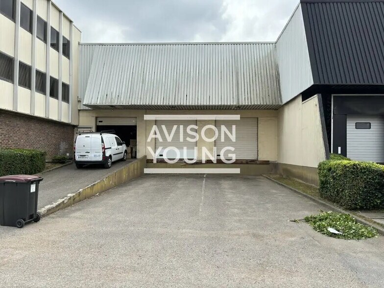 Local d’activités dans L'HAY-LES-ROSES à louer - Photo de l’immeuble – Image 3 sur 5